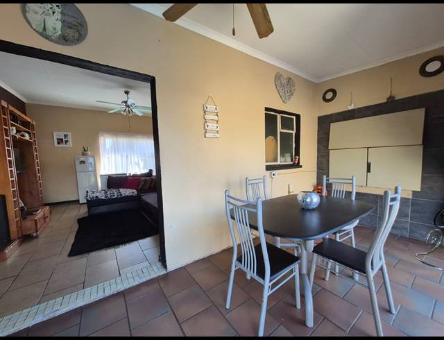 3 BEDROOM HOUSE FOR SALE IN GOLF PARK